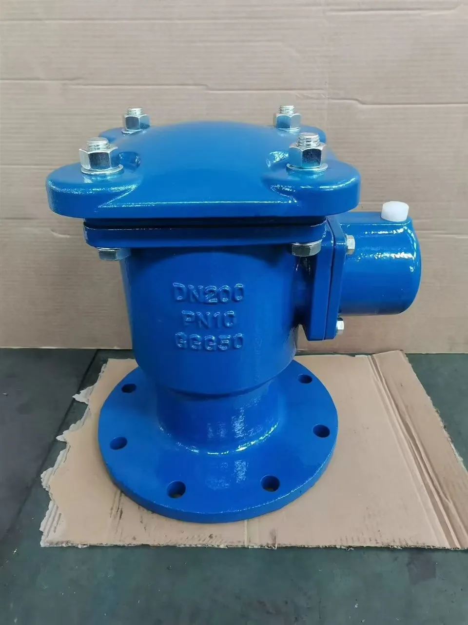 Zawór spustowy powietrza z podwójną kryzą