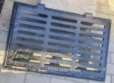 Kratka deszczowa z zawiasami z żeliwa sferoidalnego